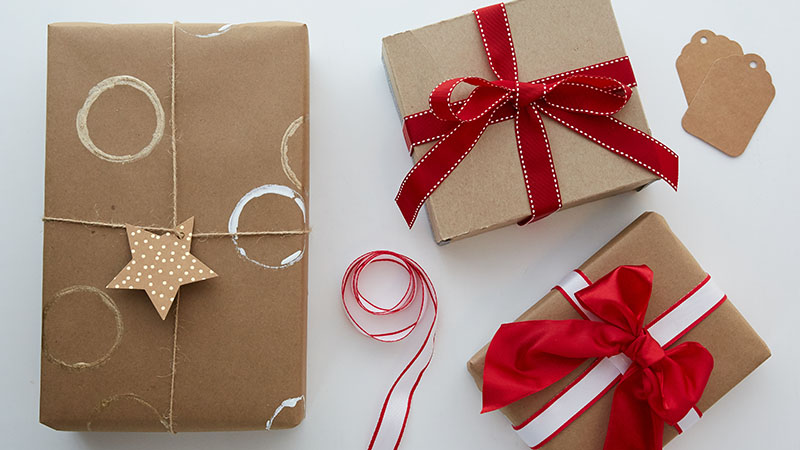 Tips and Tricks for Wrapping Christmas Presents 