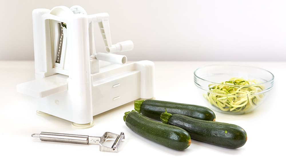 https://www.tablespoon.com/-/media/GMI/Core-Sites/TBSP/Images/Articles/Content/meals/other/how-to-make-zucchini-noodles/big-batch-meal-prep-zoodles_01.jpg?sc_lang=en